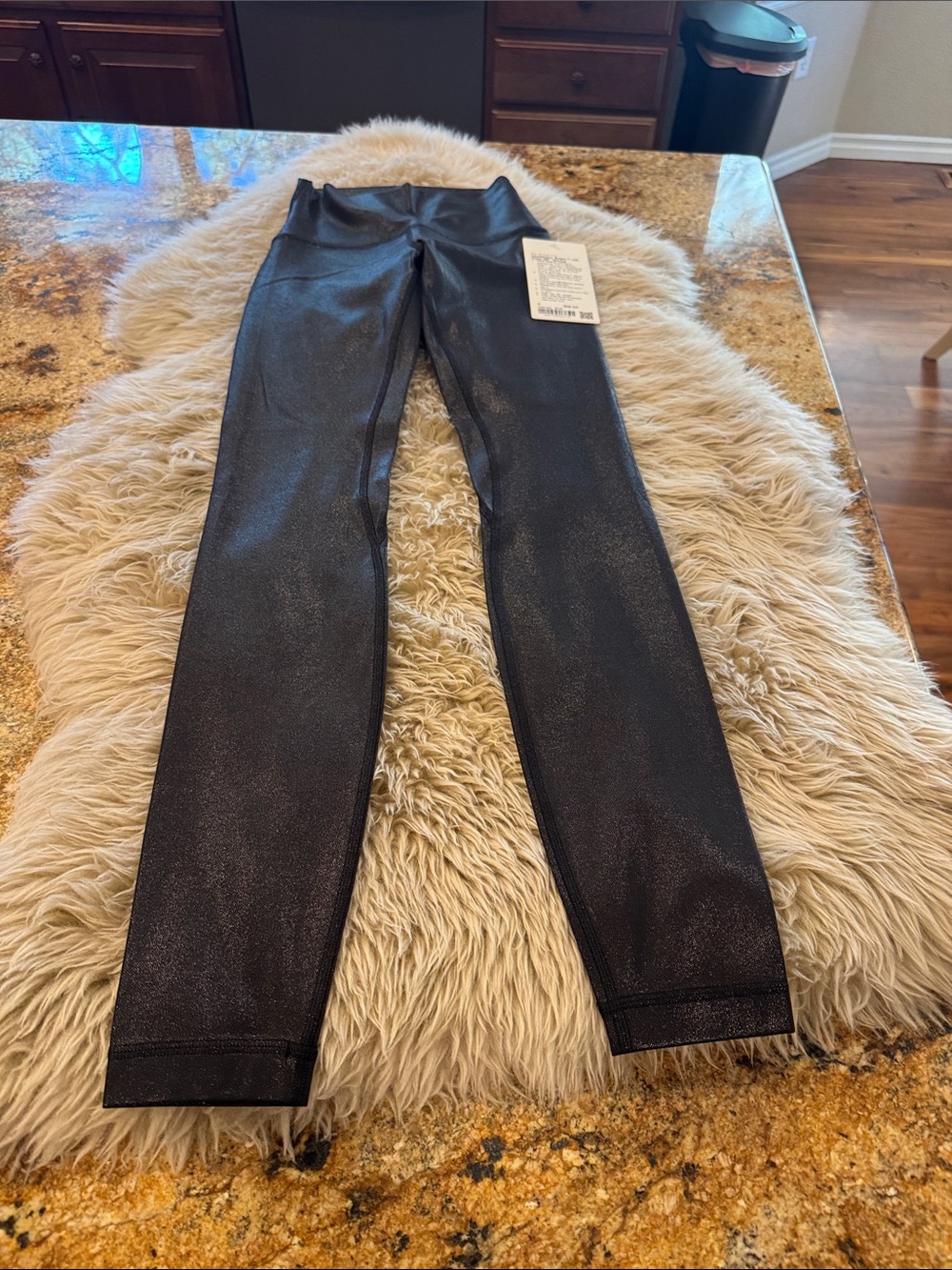 NWT Lululemon Align HR pant 28” shine. Black size 2.